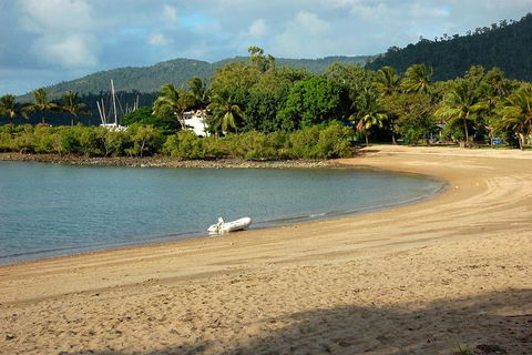 Shared Arrival Transfer: Proserpine Airport To Airlie Beach & Surrounds - Accommodation Nelson Bay 4