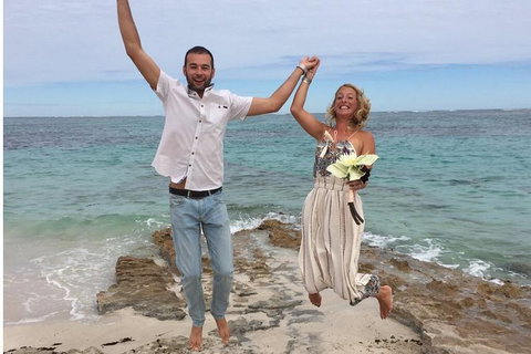Elope In Paradise - Weddings At Mission Beach - Accommodation Nelson Bay 1