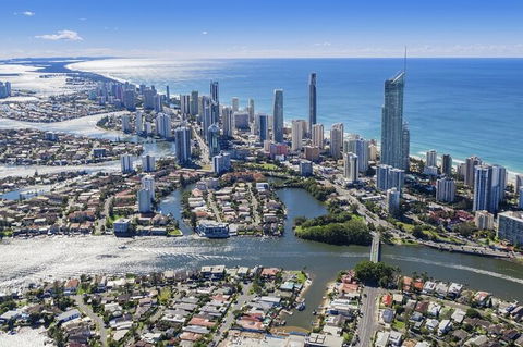 Departure Private Transfers From Gold Coast City To Gold Coast Airport OOL - Accommodation Nelson Bay 3