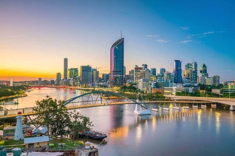 Brisbane Airport Transfers : Brisbane Airport BNE To Brisbane In Luxury Van - Nelson Bay Accommodation.com 5