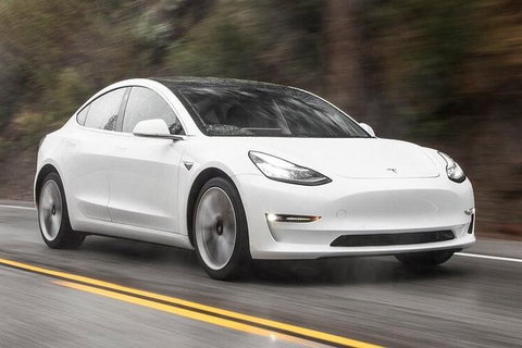 Adelaide Airport Departure Transfer In A Tesla Model3 EV - Accommodation Nelson Bay 1