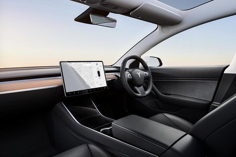 Adelaide Airport Departure Transfer In A Tesla Model3 EV - Accommodation Nelson Bay 0