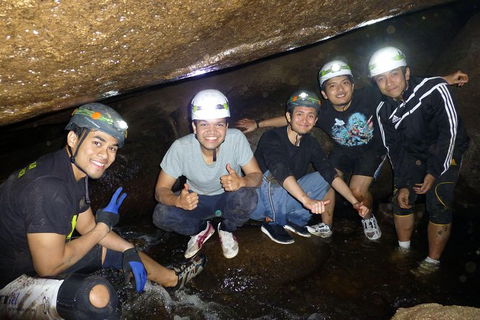 Adventure Caving - Accommodation Nelson Bay 1