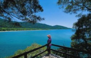 Tropical Horizons Tours - Accommodation Nelson Bay 2