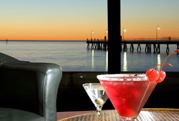 Horizons Cocktail Lounge - Accommodation Nelson Bay 0