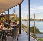 Lakes Resort Hotel - Accommodation Nelson Bay