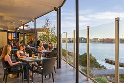 Lakes Resort Hotel - Accommodation Nelson Bay 0