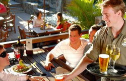 Mona Vale Hotel - Accommodation Nelson Bay 1