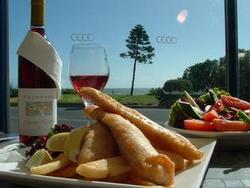 Henley Beach Hotel - Accommodation Nelson Bay 2