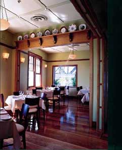 Harbour View Hotel - Accommodation Nelson Bay 2