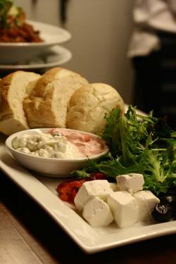 Oscars Lounge Bar & Restaurant - Accommodation Nelson Bay 2