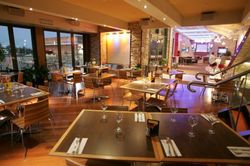 Options Tavern - Accommodation Nelson Bay 2