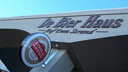 De Biers Lounge Bar - Accommodation Nelson Bay 2