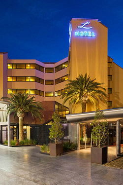 Lakes Resort Hotel - Accommodation Nelson Bay 2