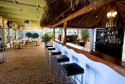 Kirra Beach Hotel - Accommodation Nelson Bay 2