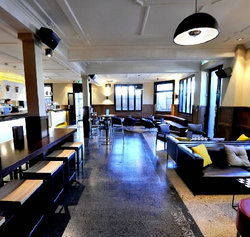 Golden Gate Hotel - Accommodation Nelson Bay 2