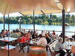 Regatta Bar - Log Cabin - Accommodation Nelson Bay 3