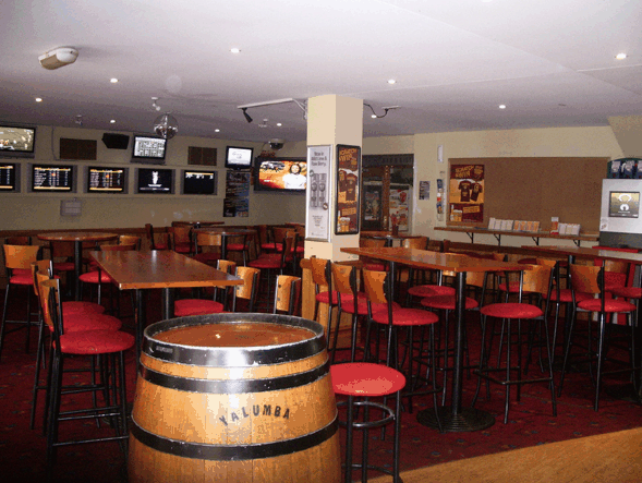 Mermaid Beach Tavern - Accommodation Nelson Bay 3