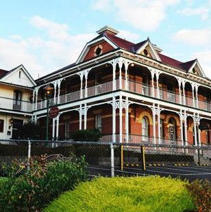 Old England Hotel - Accommodation Nelson Bay 0