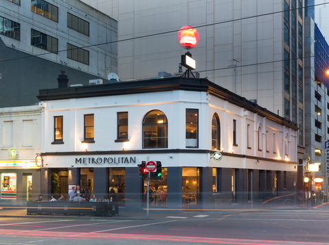 Metropolitan Hotel - Accommodation Nelson Bay 1