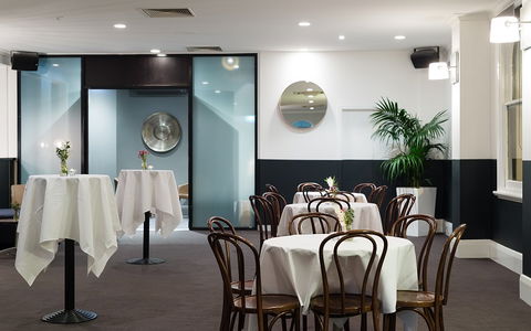 Metropolitan Hotel - Accommodation Nelson Bay 2