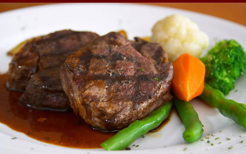 R. G. Mcgees Hotel Restaurant - Accommodation Nelson Bay 0