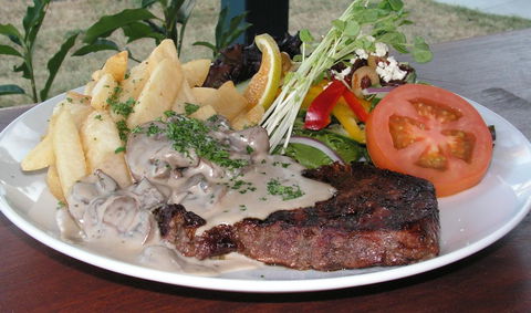 Fairways Tavern - Accommodation Nelson Bay 1