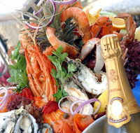 The Lazy Lobster - Accommodation Nelson Bay