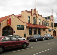 Cooley's Hotel - Accommodation Nelson Bay