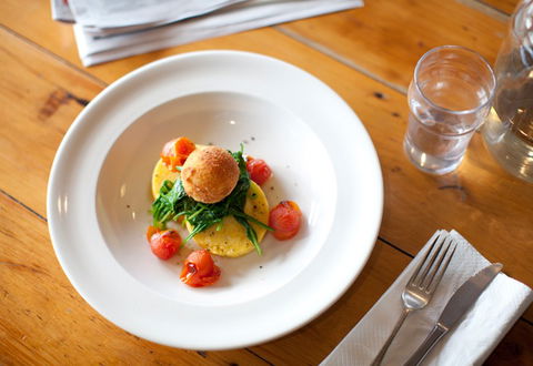 A Bite To Eat, A Drink As Well - Accommodation Nelson Bay 2