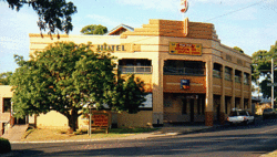 Royal Hotel Drouin - Accommodation Nelson Bay