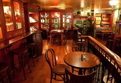 PJ O'Briens - Accommodation Nelson Bay 2