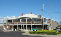 The Oxford Bathurst - Accommodation Nelson Bay 3