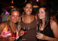 PJ O'Briens - Accommodation Nelson Bay 3