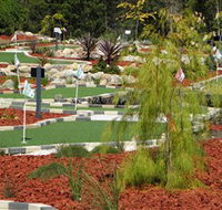 18 Hole Mini Golf - Club Husky - Accommodation Nelson Bay