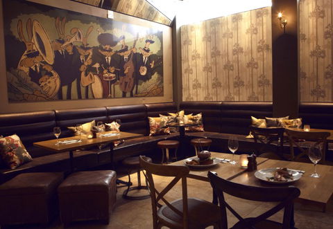 Rabbit Hole Bar And Dining - Accommodation Nelson Bay 1