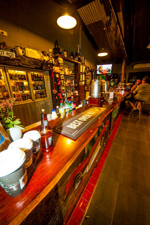 Emerald Springs Roadhouse - Accommodation Nelson Bay 4