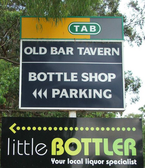 Old Bar Tavern - Accommodation Nelson Bay 0