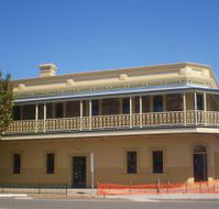 The British Hotel - Accommodation Nelson Bay