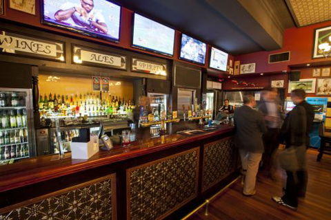 P.J. Gallagher's - Accommodation Nelson Bay 4