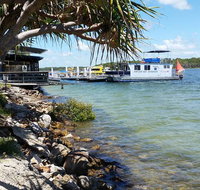 Tin Can Bay Yacht Club Bistro - Accommodation Nelson Bay