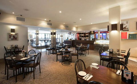 Palm Beach Hotel - Accommodation Nelson Bay 1