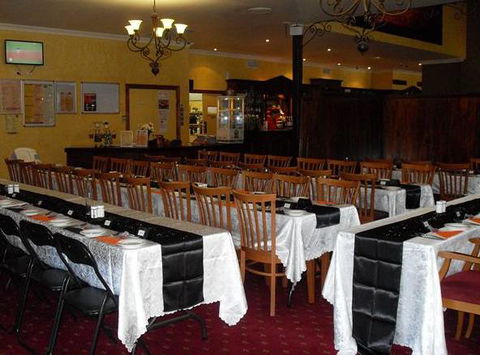 Glass House Mountains Tavern - Accommodation Nelson Bay 1