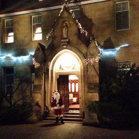 Abbey Of The Roses - Christmas In July - Accommodation Nelson Bay 0