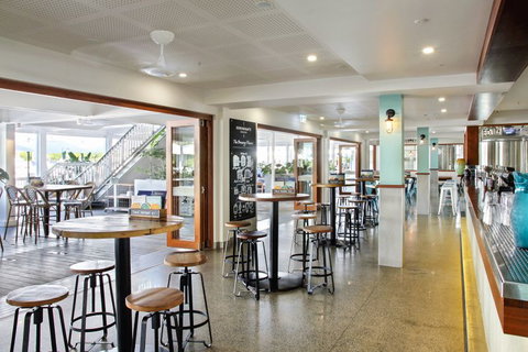 Hemingway's Brewery Port Douglas - Accommodation Nelson Bay 4