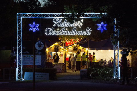 Hahndorf Christmas Market Walking Tours - Accommodation Nelson Bay 0