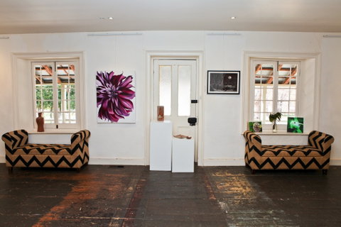 Raglan Art Award Exhibition - Accommodation Nelson Bay 1