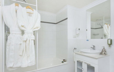 Pacific Suites Canberra - Accommodation Nelson Bay 6