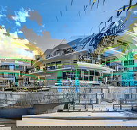 Rolling Surf Resort - Accommodation Nelson Bay