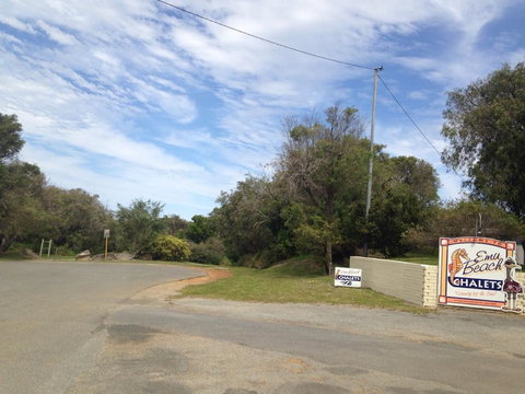Emu Beach Chalets - Accommodation Nelson Bay 2